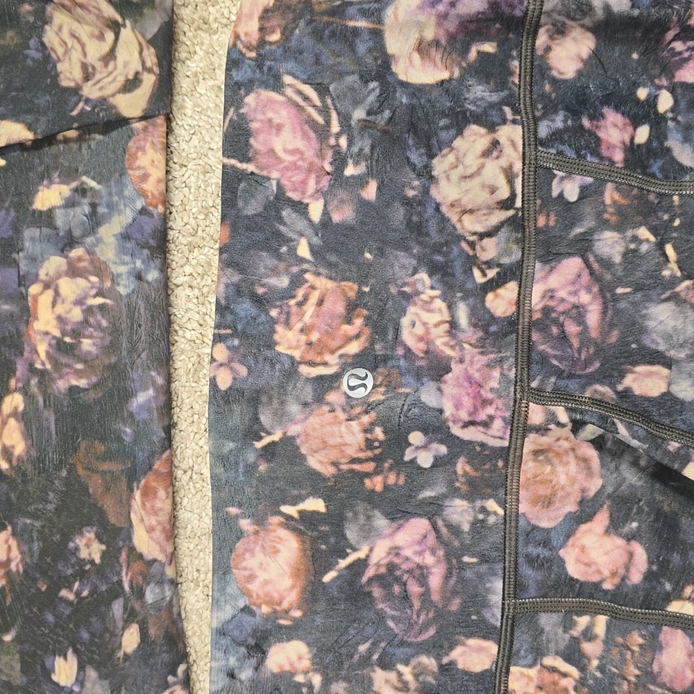 Lululemon Wunder Under Crop II Scallop Pant/Top Set Frosted Rose Multi /Melanite - Picture 10 of 15
